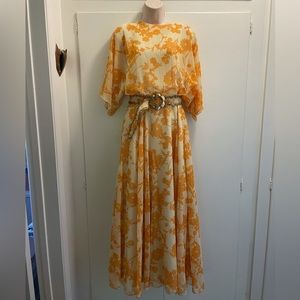 1970’s Full Length Gown With Belt 8/10